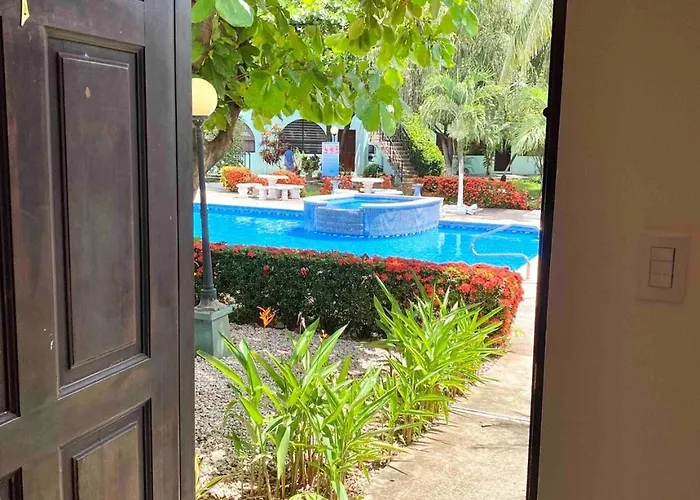 Turquoise Deep Dive Single Storey Сasa de vacaciones