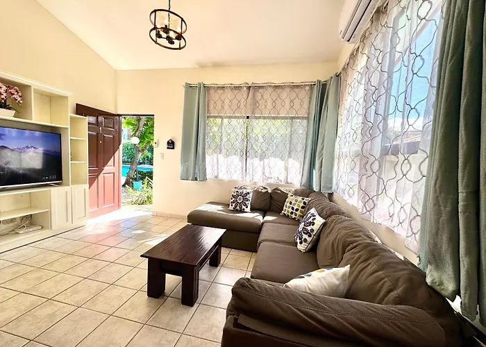 Turquoise Deep Dive Single Storey Сasa de vacaciones *